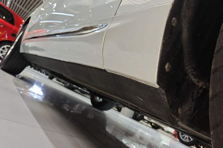 Used Volvo XC60 2020 T5 4x4 Zhiyi Luxury Edition Right Side Sill