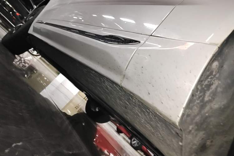 Used Volvo XC60 2020 T5 4x4 Smart Luxury Edition Right Side Sill