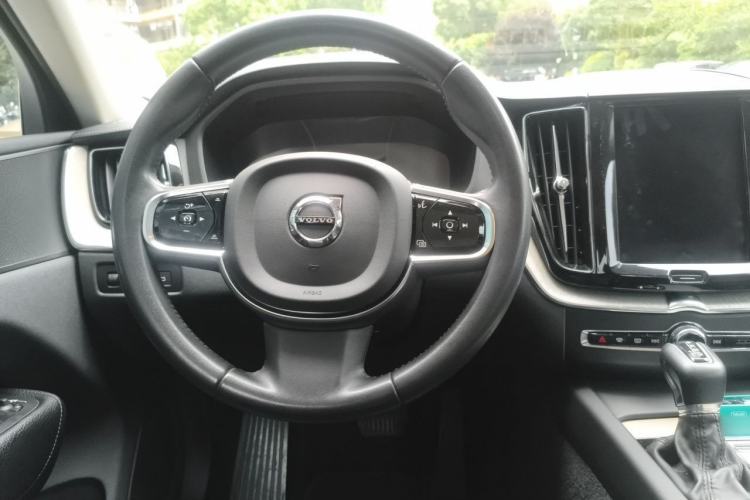 Used Volvo XC60 2020 T5 4x4 Smart Luxury Edition Steering Wheel