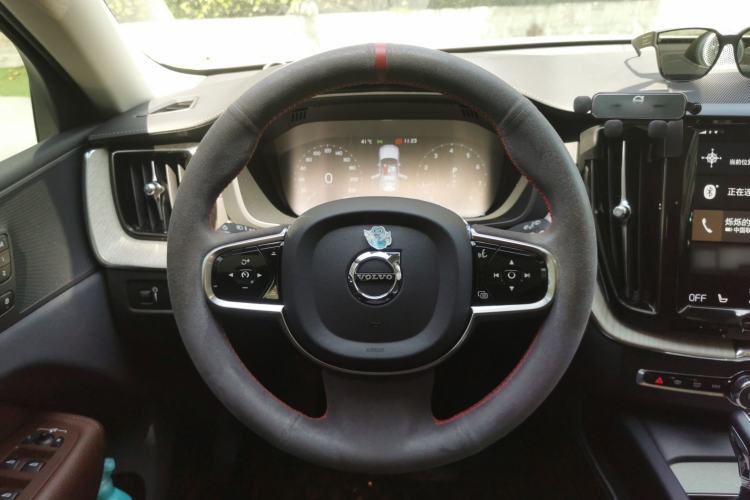 Used Volvo XC60 2020 T5 4x4 Smart Luxury Edition Steering Wheel
