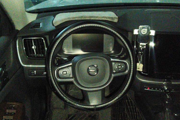 Used Volvo XC60 2020 T5 4x4 Zhiyi Luxury Edition Steering Wheel