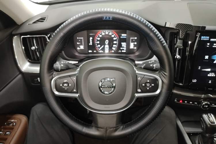 Used Volvo XC60 2020 T5 4x4 Zhiyi Luxury Edition Steering Wheel