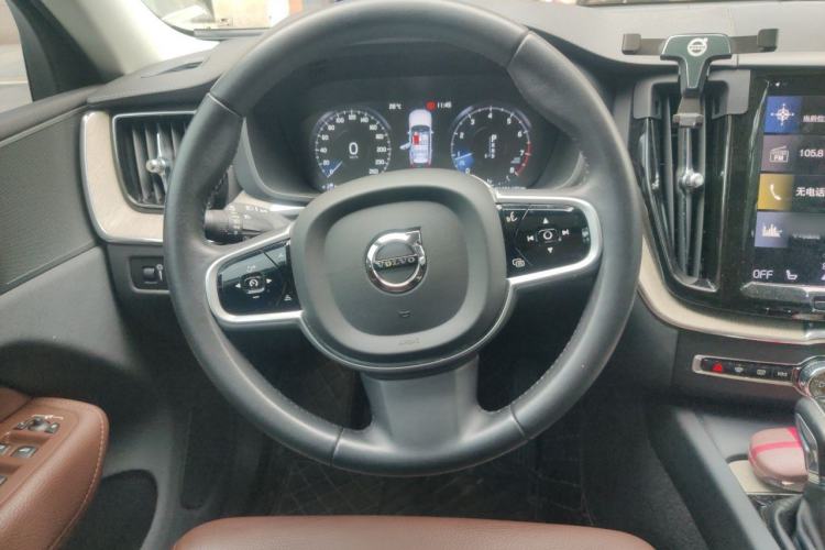 Used Volvo XC60 2020 T5 4x4 Smart Luxury Edition Steering Wheel