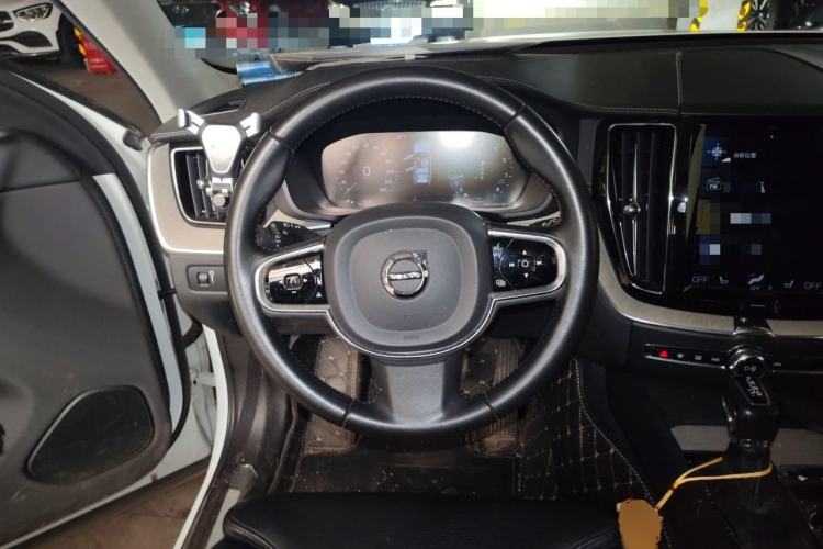 Used Volvo XC60 2020 T5 4x4 Smart Luxury Edition Steering Wheel