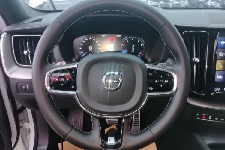 Used Volvo XC60 2020 T5 4x4 Smart & Dynamic Sport Edition Steering Wheel