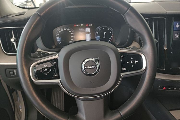Used Volvo XC60 2020 T5 4x4 Smart Luxury Edition Steering Wheel