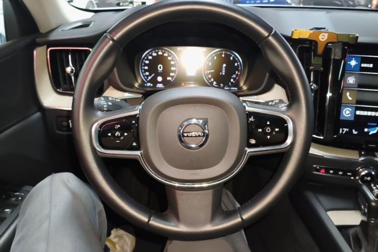 Used Volvo XC60 2020 T5 4x4 Smart Luxury Edition Steering Wheel