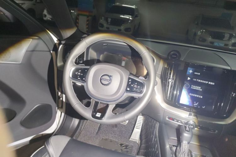 Used Volvo XC60 2020 T5 4x4 Smart & Dynamic Sport Edition Steering Wheel