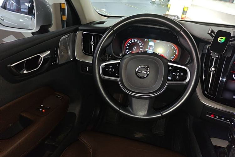Used Volvo XC60 2020 T5 4x4 Smart Luxury Edition Steering Wheel