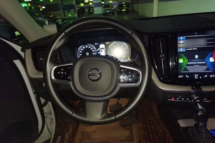 Used Volvo XC60 2020 T5 4x4 Smart Luxury Edition Steering Wheel