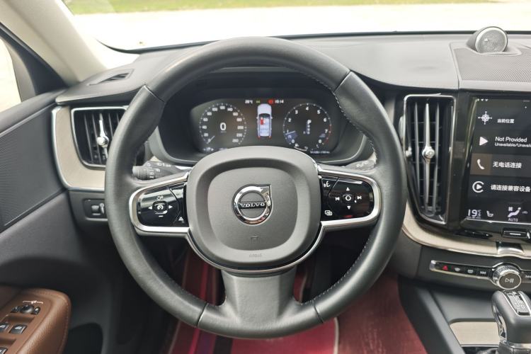 Used Volvo XC60 2020 T5 4x4 Smart Luxury Edition Steering Wheel