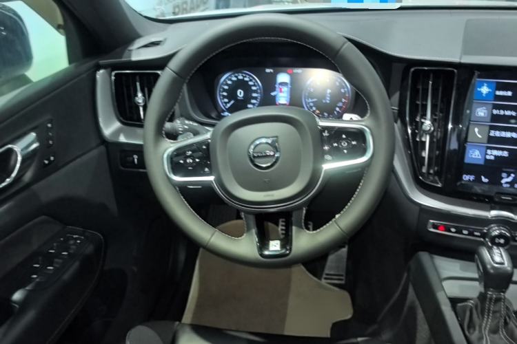 Used Volvo XC60 2020 T5 4x4 Smart & Dynamic Sport Edition Steering Wheel