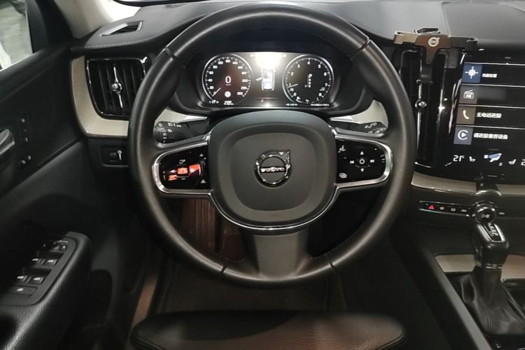 Used Volvo XC60 2020 T5 4x4 Smart Luxury Edition Steering Wheel