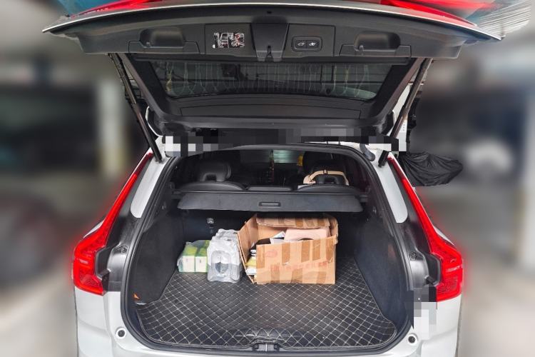 Used Volvo XC60 2020 T5 4x4 Smart & Dynamic Sport Edition Trunk
