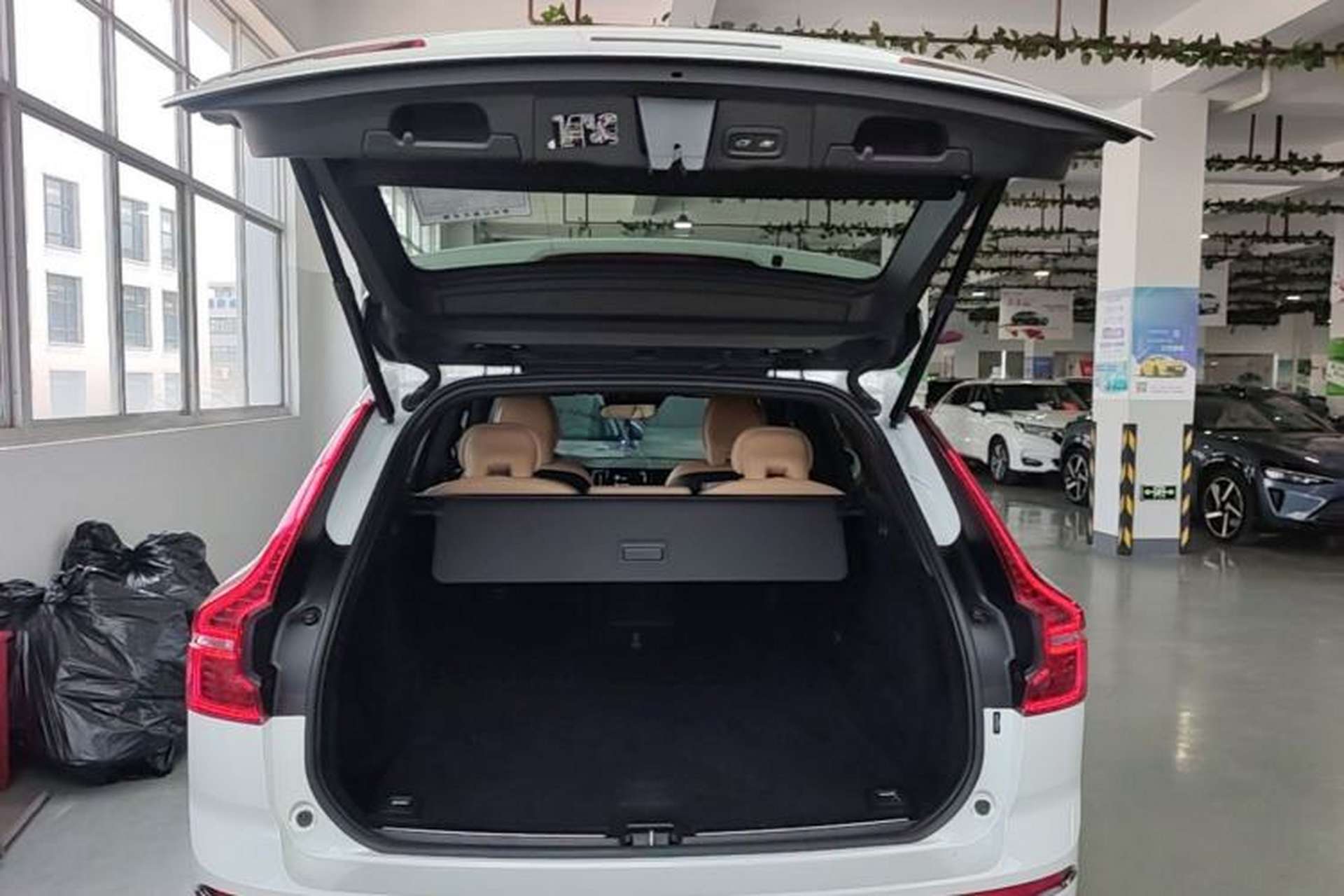 Used Volvo XC60 2020 T5 4x4 Smart Luxury Edition Trunk