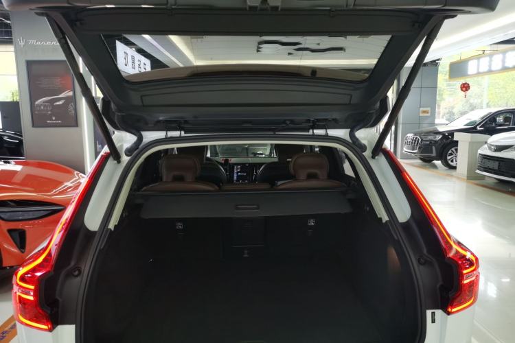 Used Volvo XC60 2020 T5 4x4 Zhiyi Luxury Edition Trunk