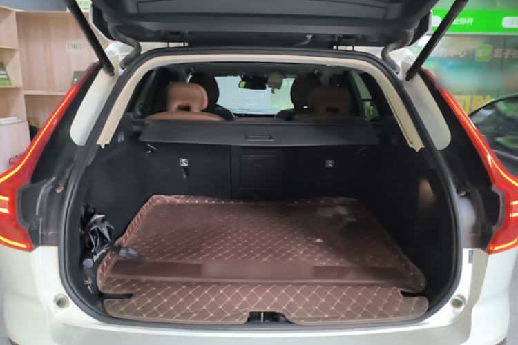 Used Volvo XC60 2020 T5 4x4 Zhiyi Luxury Edition Trunk