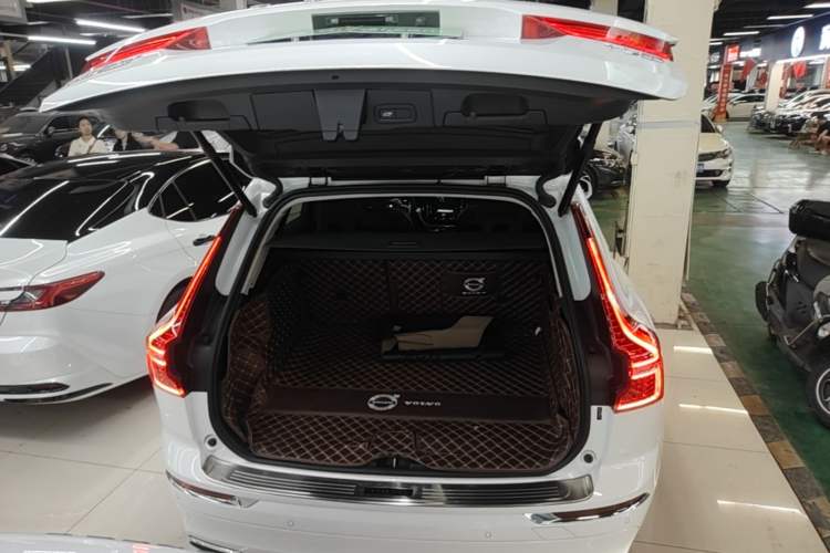 Used Volvo XC60 2020 T5 4x4 Zhiyi Luxury Edition Trunk