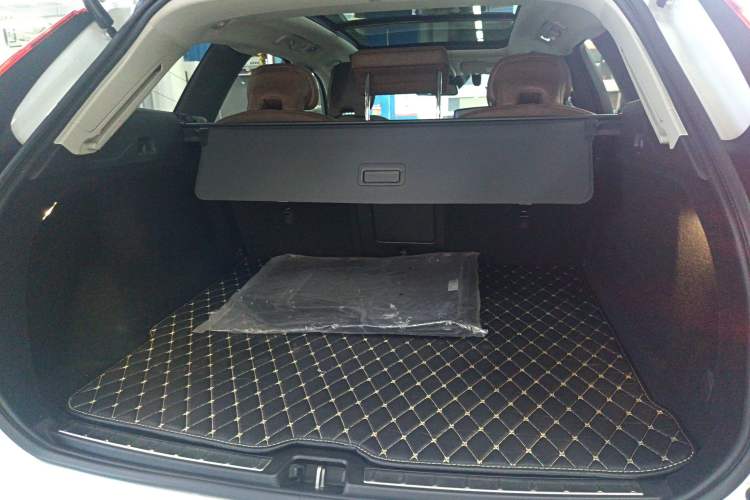 Used Volvo XC60 2020 T5 4x4 Zhiyi Luxury Edition Trunk