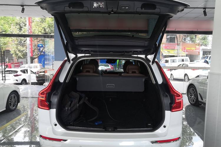 Used Volvo XC60 2020 T5 4x4 Smart Luxury Edition Trunk