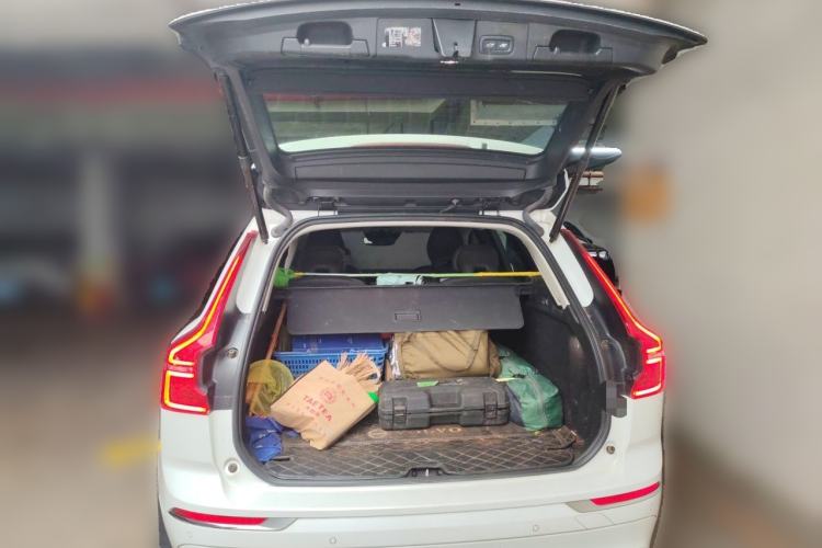 Used Volvo XC60 2020 T5 4x4 Smart Luxury Edition Trunk