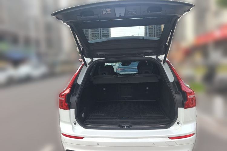 Used Volvo XC60 2020 T5 4x4 Smart & Dynamic Sport Edition Trunk
