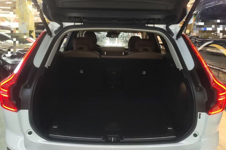 Used Volvo XC60 2020 T5 4x4 Zhiyi Luxury Edition Trunk