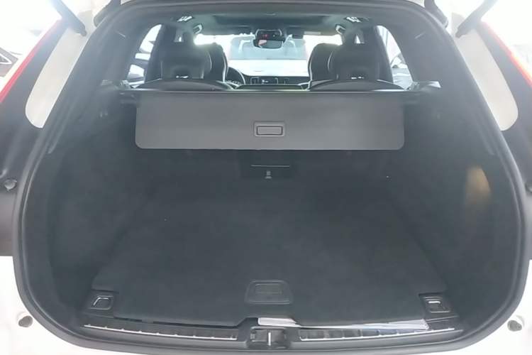 Used Volvo XC60 2020 T5 4x4 Smart & Dynamic Sport Edition Trunk