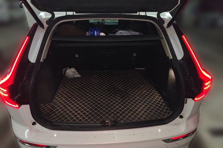 Used Volvo XC60 2020 T5 4x4 Zhiyi Luxury Edition Trunk