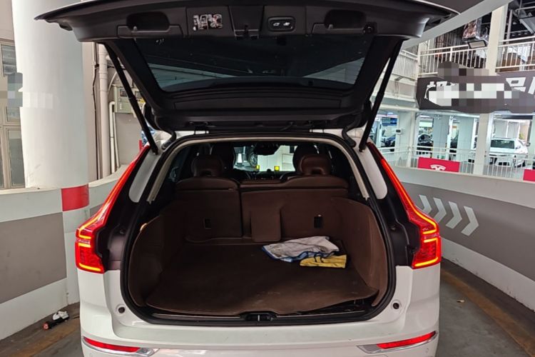 Used Volvo XC60 2020 T5 4x4 Smart Luxury Edition Trunk