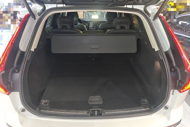 Used Volvo XC60 2020 T5 4x4 Zhiyi Luxury Edition Trunk