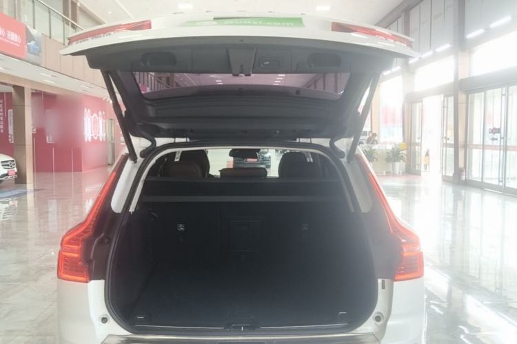 Used Volvo XC60 2020 T5 4x4 Zhiyi Luxury Edition Trunk