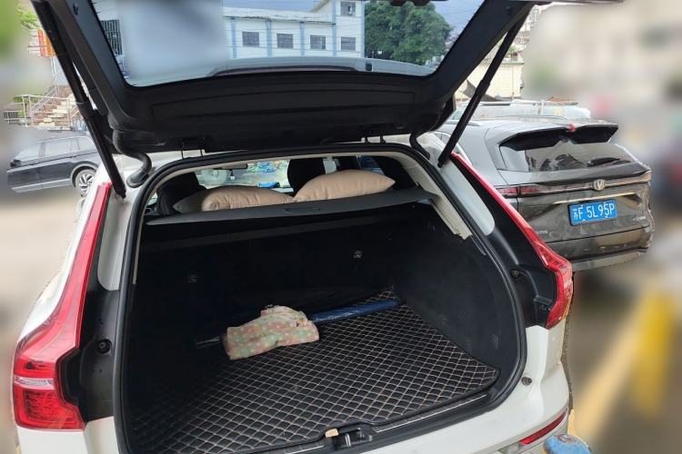 Used Volvo XC60 2020 T5 4x4 Zhiyi Luxury Edition Trunk