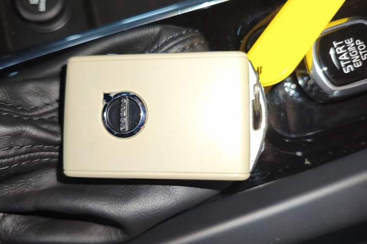 Used Volvo XC60 2020 T5 4x4 Smart Luxury Edition Vehicle Key