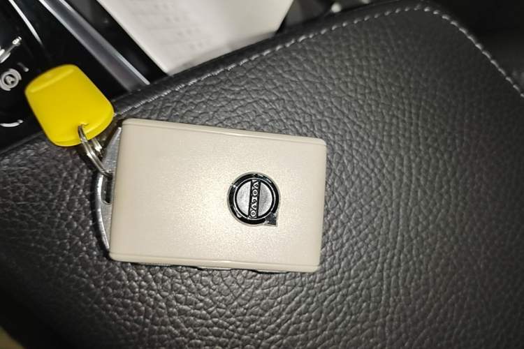 Used Volvo XC60 2020 T5 4x4 Smart Luxury Edition Vehicle Key