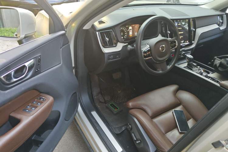 Used Volvo XC60 2020 T5 4x4 Smart Luxury Edition Driver Seat