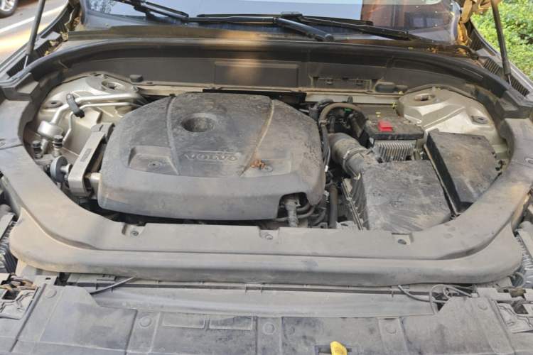 Used Volvo XC60 2020 T5 4x4 Smart Luxury Edition Engine Bay