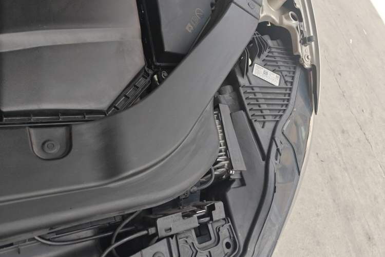 Used Volvo XC60 2020 T5 4x4 Zhiyi Luxury Edition Engine Bay Left