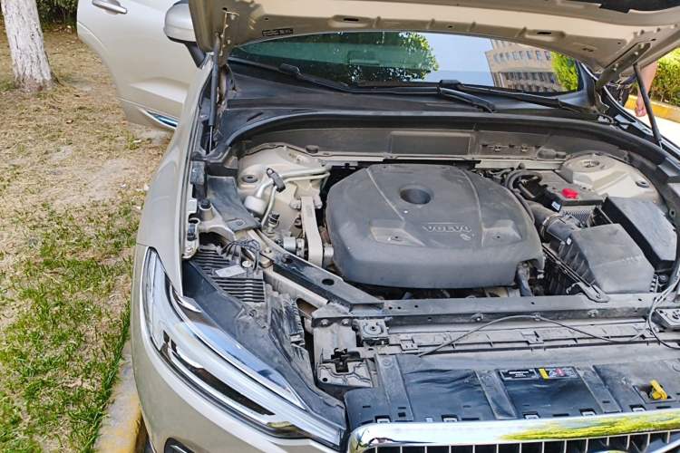 Used Volvo XC60 2020 T5 4x4 Zhiyi Luxury Edition Engine Bay Right