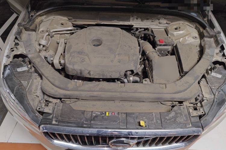 Used Volvo XC60 2020 T5 4x4 Zhiyi Luxury Edition Engine Bay