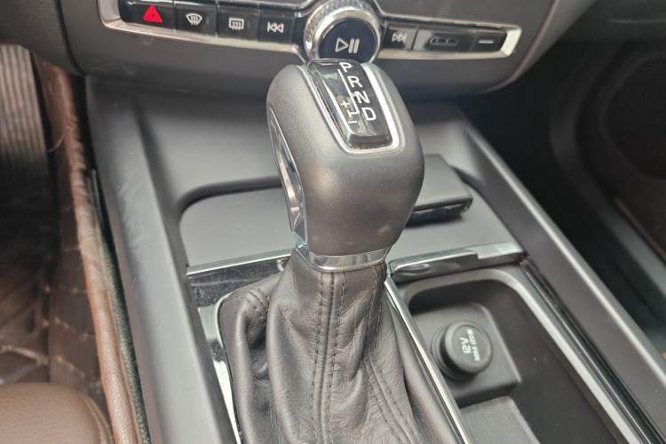 Used Volvo XC60 2020 T5 4x4 Zhiyi Luxury Edition Gear Lever