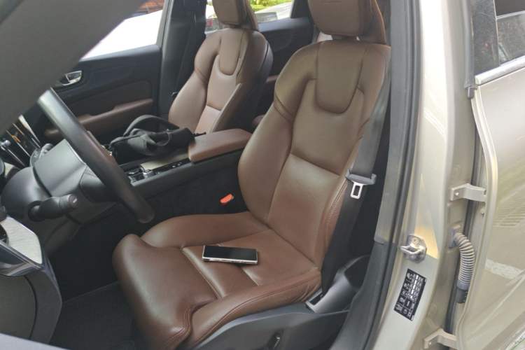 Used Volvo XC60 2020 T5 4x4 Smart Luxury Edition Left Front Seat