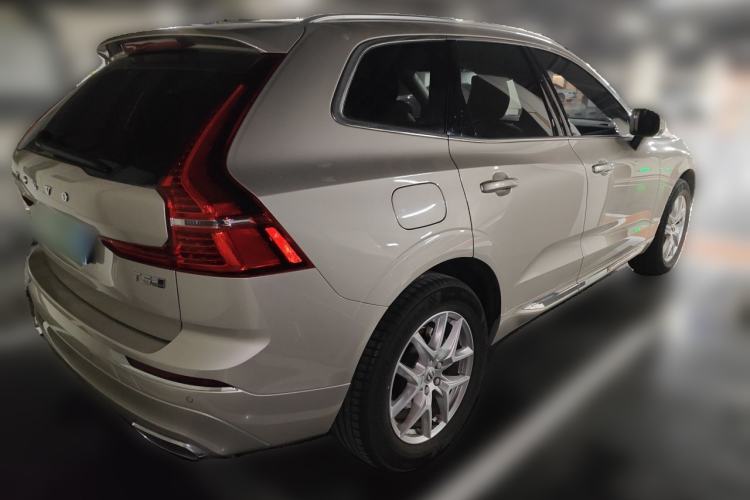 Used Volvo XC60 2020 T5 4x4 Zhiyi Luxury Edition Rear Right 45 Deg
