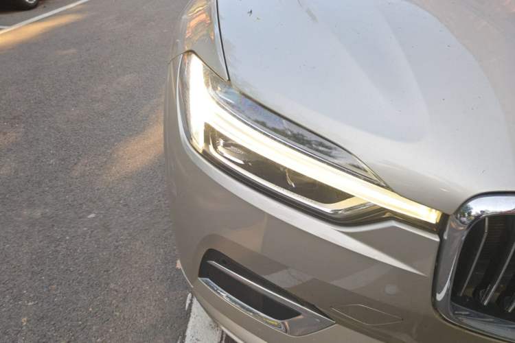 Used Volvo XC60 2020 T5 4x4 Smart Luxury Edition Right Front Headlight