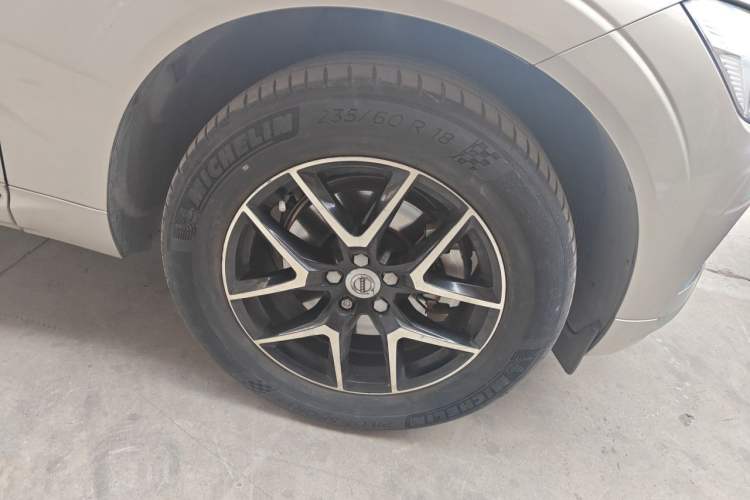 Used Volvo XC60 2020 T5 4x4 Zhiyi Luxury Edition Right Front Wheel Hub