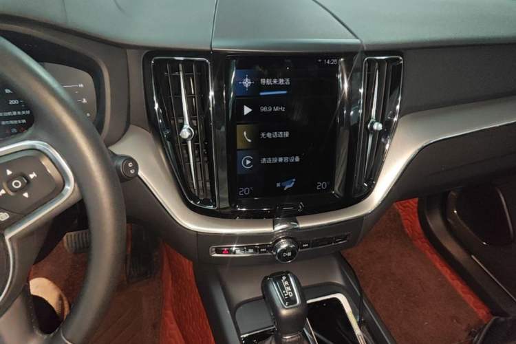 Used Volvo XC60 2021 T5 4x4 Smart Luxury Edition Audio And AC Panel