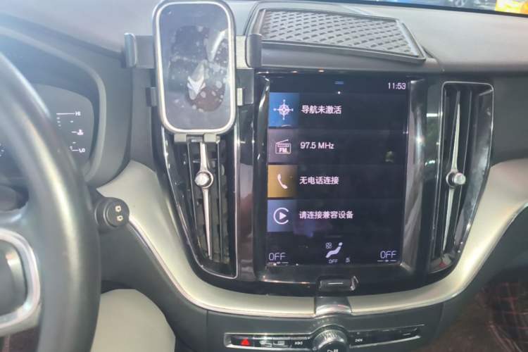 Used Volvo XC60 2021 T5 4x4 Smart Luxury Edition Audio And AC Panel