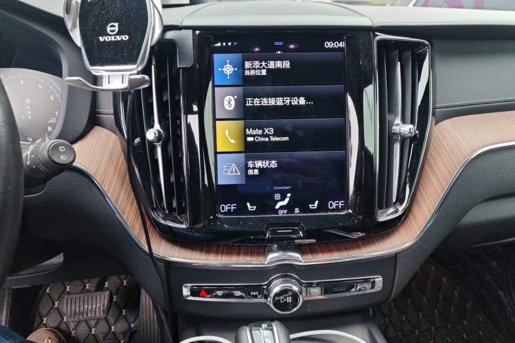 Used Volvo XC60 2021 T5 4x4 Smart Luxury Edition Audio And AC Panel