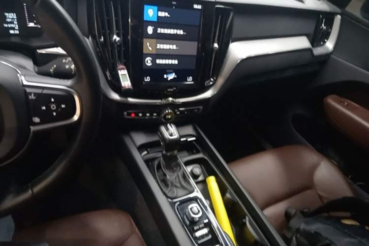 Used Volvo XC60 2021 T5 4x4 Smart Luxury Edition Audio And AC Panel
