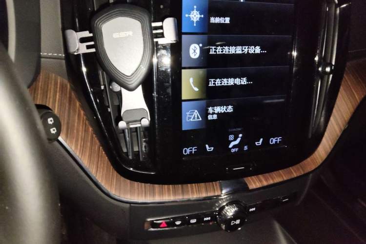 Used Volvo XC60 2021 T5 4x4 Smart Luxury Edition Audio And AC Panel